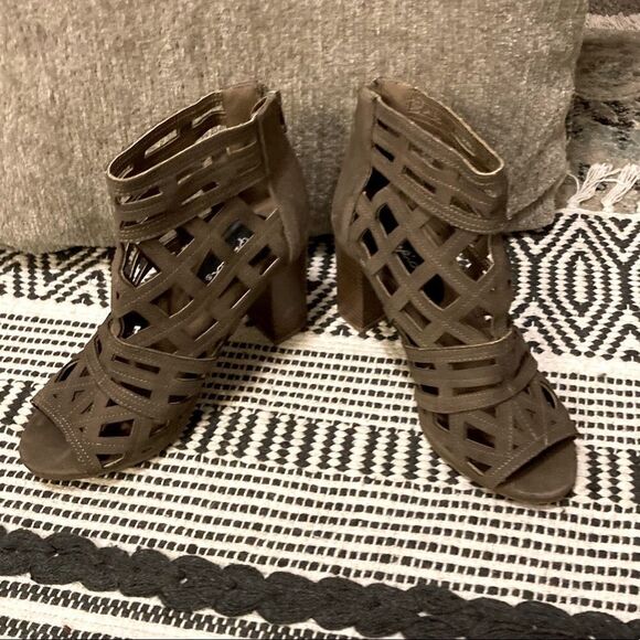 Qupip ankle boots Size 7 - Picture 2 of 8